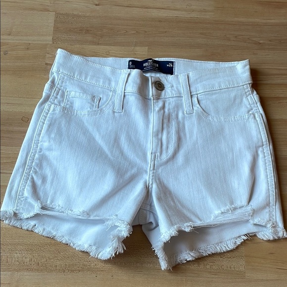 *Never Worn* white Hollister denim shorts - Picture 1 of 7